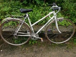 Vlo Femme Avec Porte Bagage Et Cadenes