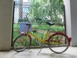 Vlo Jaune Et Rouge Vintage